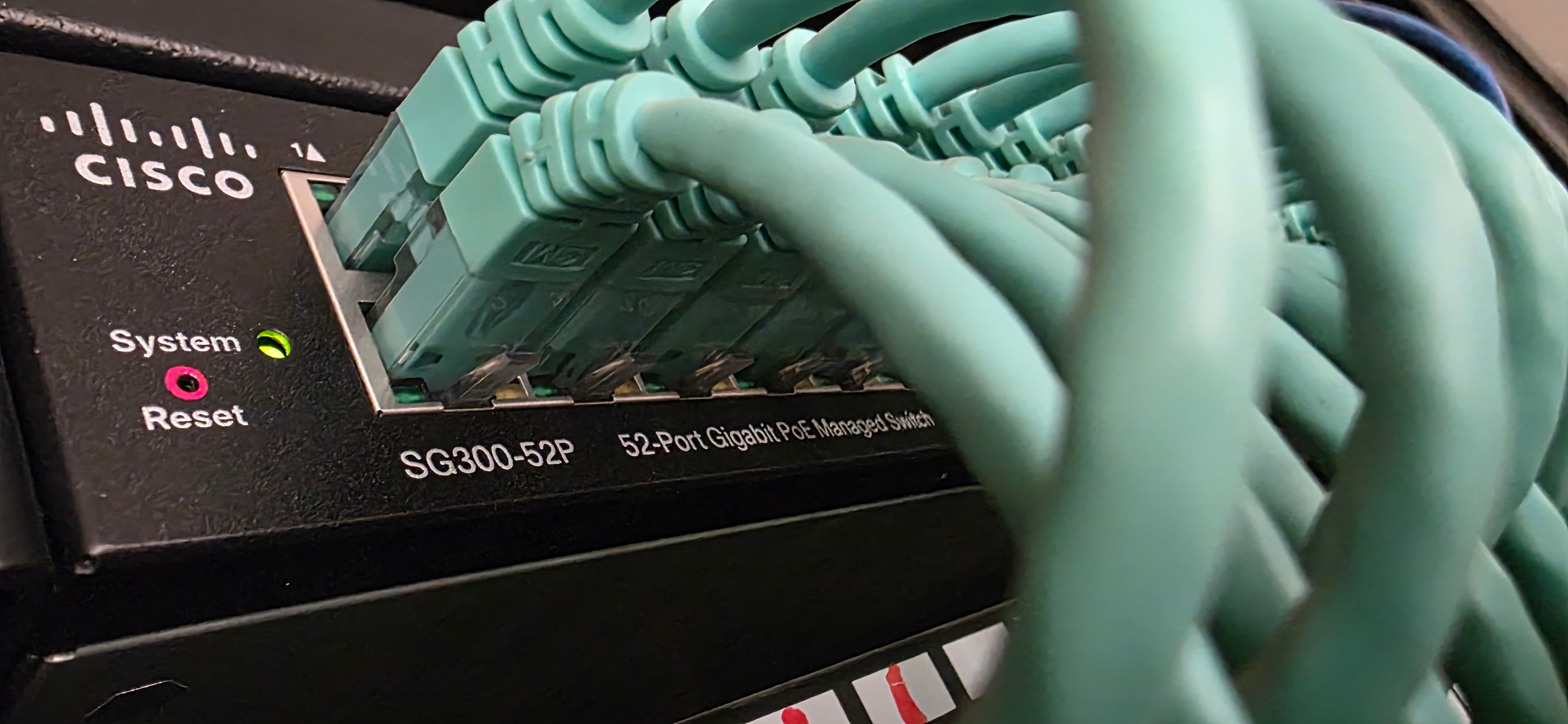محول Cisco SG300-52P